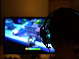 Qu'est-ce qu'un développeur de jeux vidéo et que fait-il ?